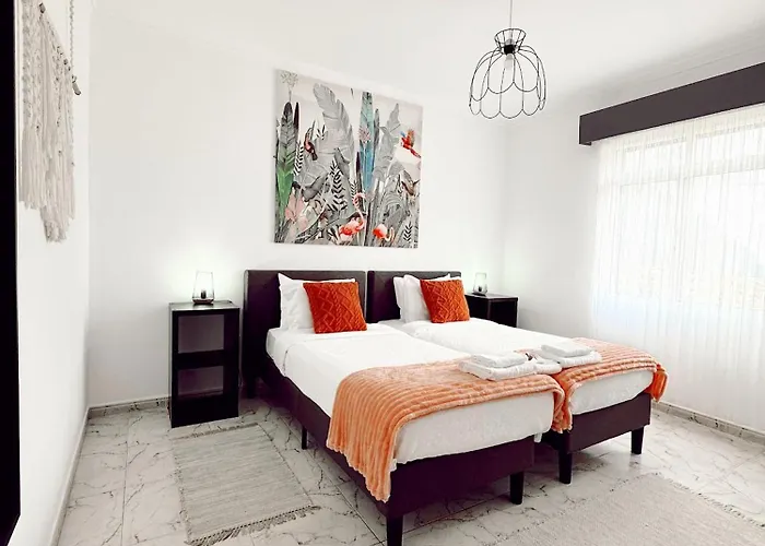 Gardens Guest House-hostel Bed & Breakfast 5*