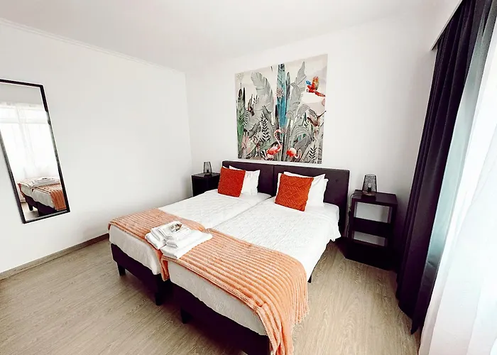 Gardens Guest House-hostel 5*