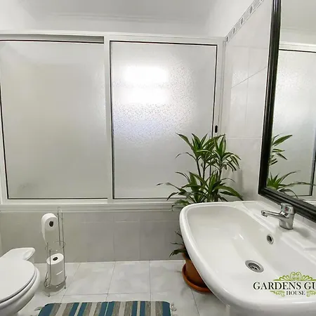 Gardens Guest House-hostel São Vicente
