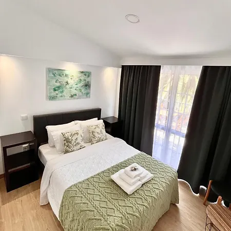 Gardens Guest House-hostel 5*