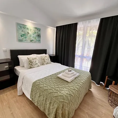 Bed & Breakfast Gardens Guest House-hostel