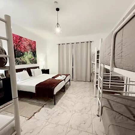 Gardens Guest House-hostel Bed & Breakfast
