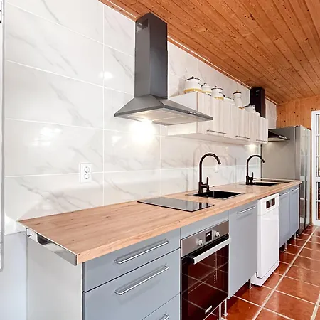 Gardens Guest House-hostel 5*