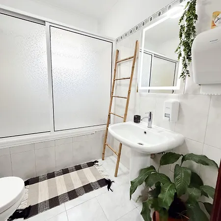 Gardens Guest House-hostel 5*